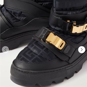 Brand new, never worn size 37 Balmain snow boots